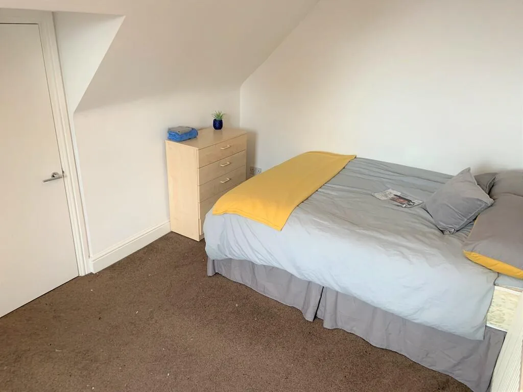 1 bedroom house share for rent