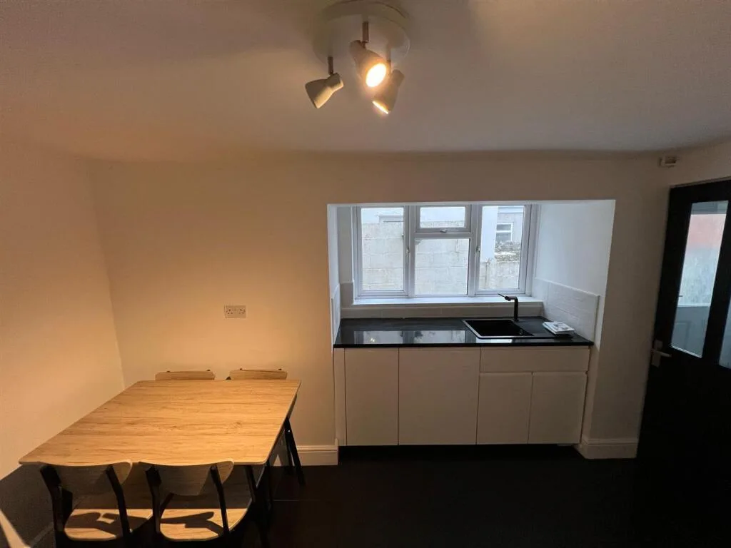 4 bedroom house for rent
