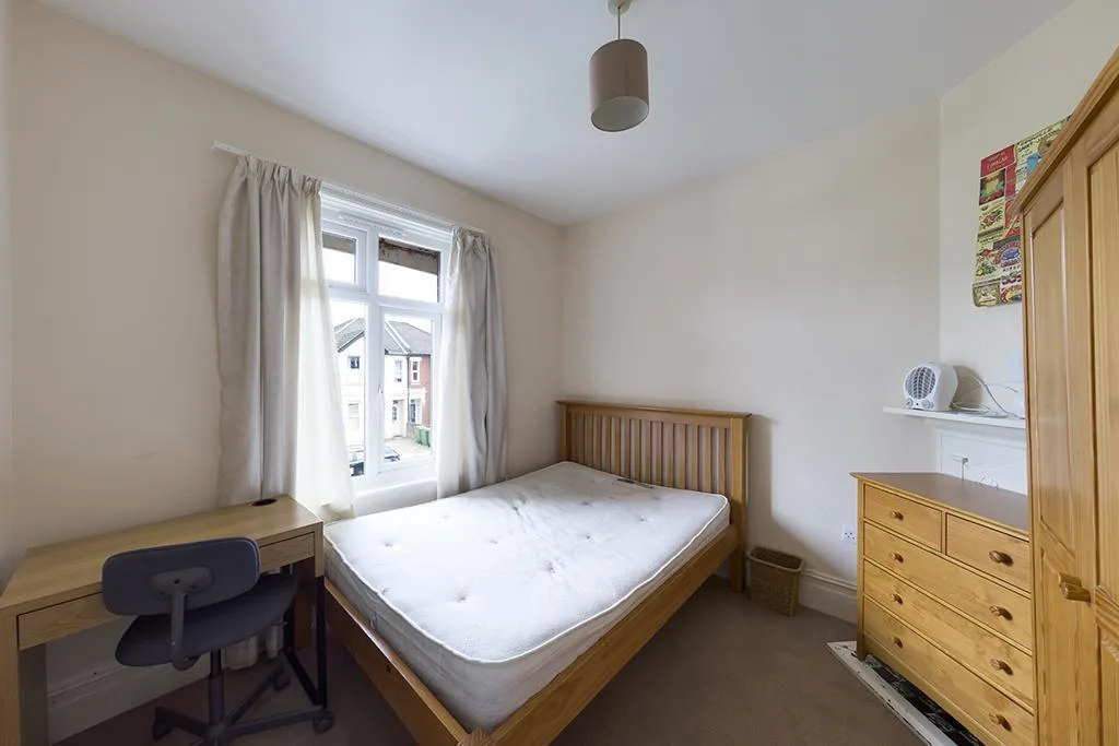 1 bedroom house share for rent