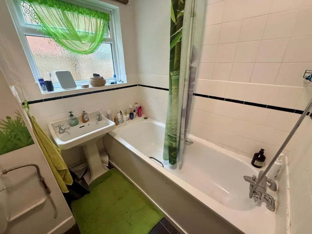 1 bedroom maisonette for rent