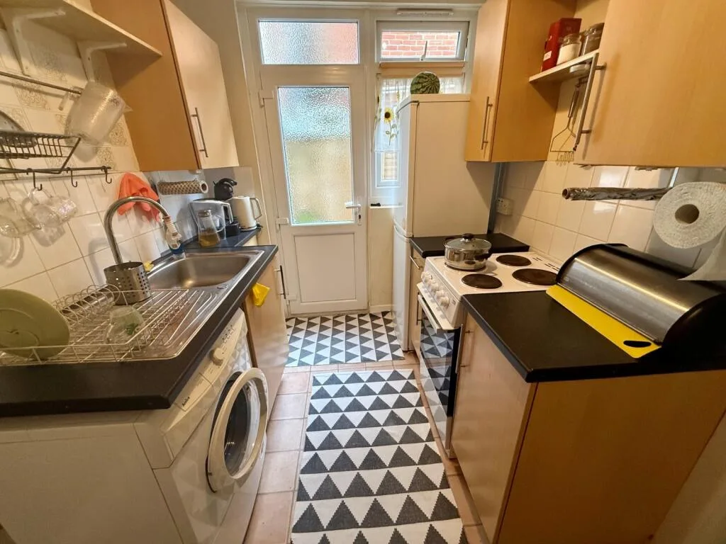 1 bedroom maisonette for rent
