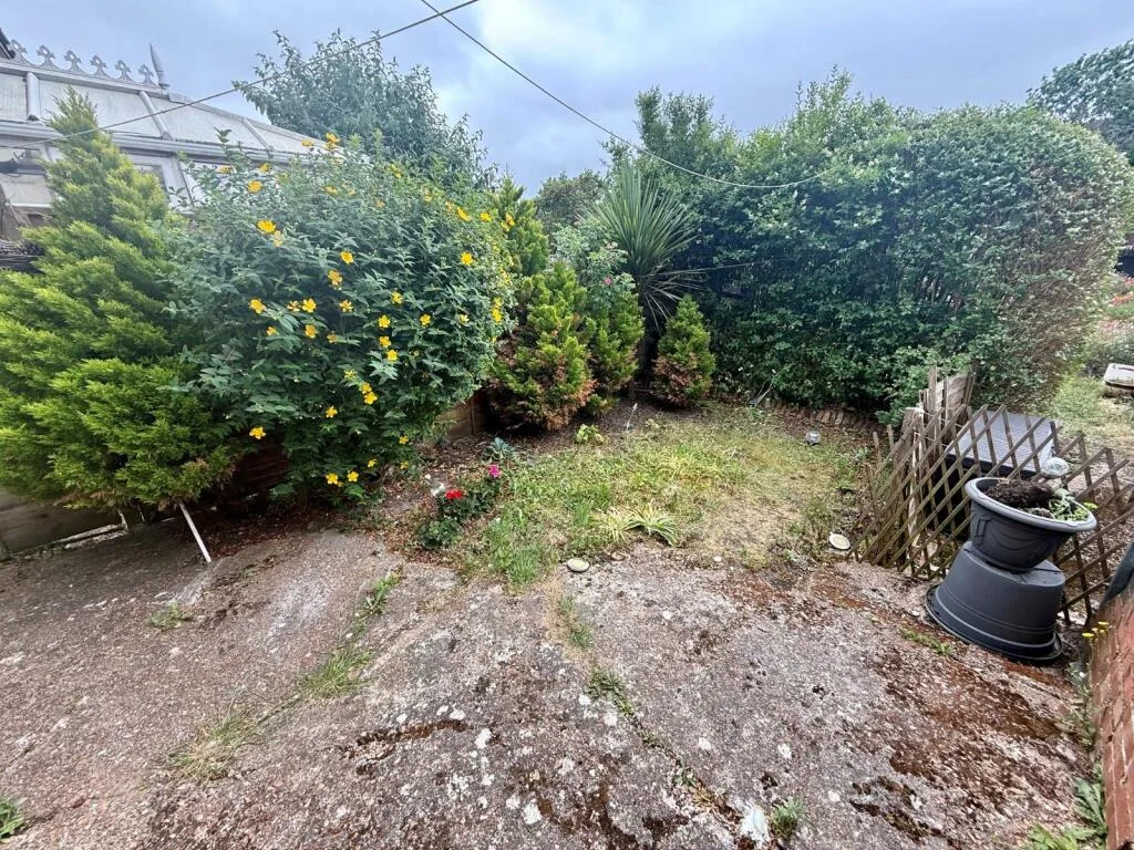 1 bedroom maisonette for rent
