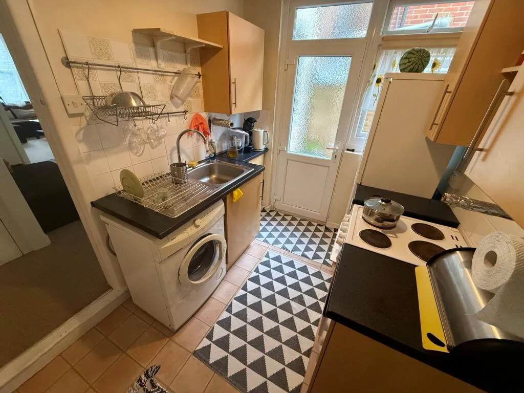 1 bedroom maisonette for rent