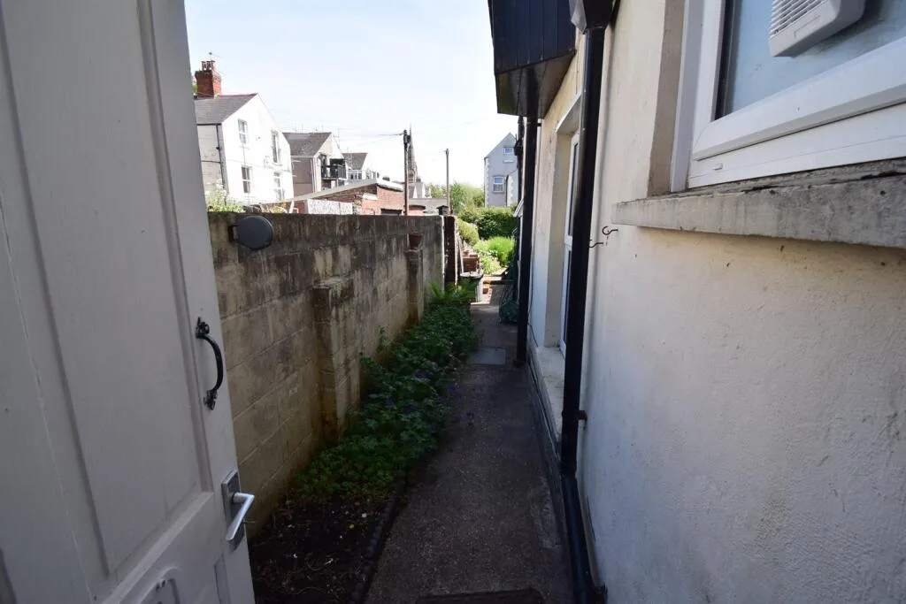 1 bedroom ground floor flat for rent