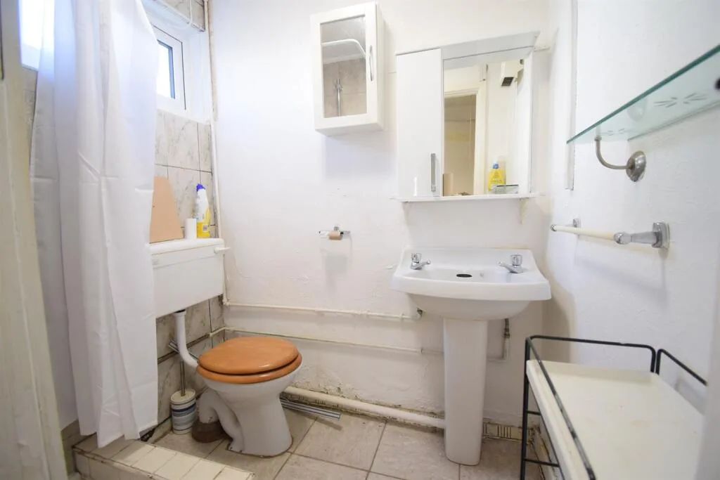 1 bedroom ground floor flat for rent