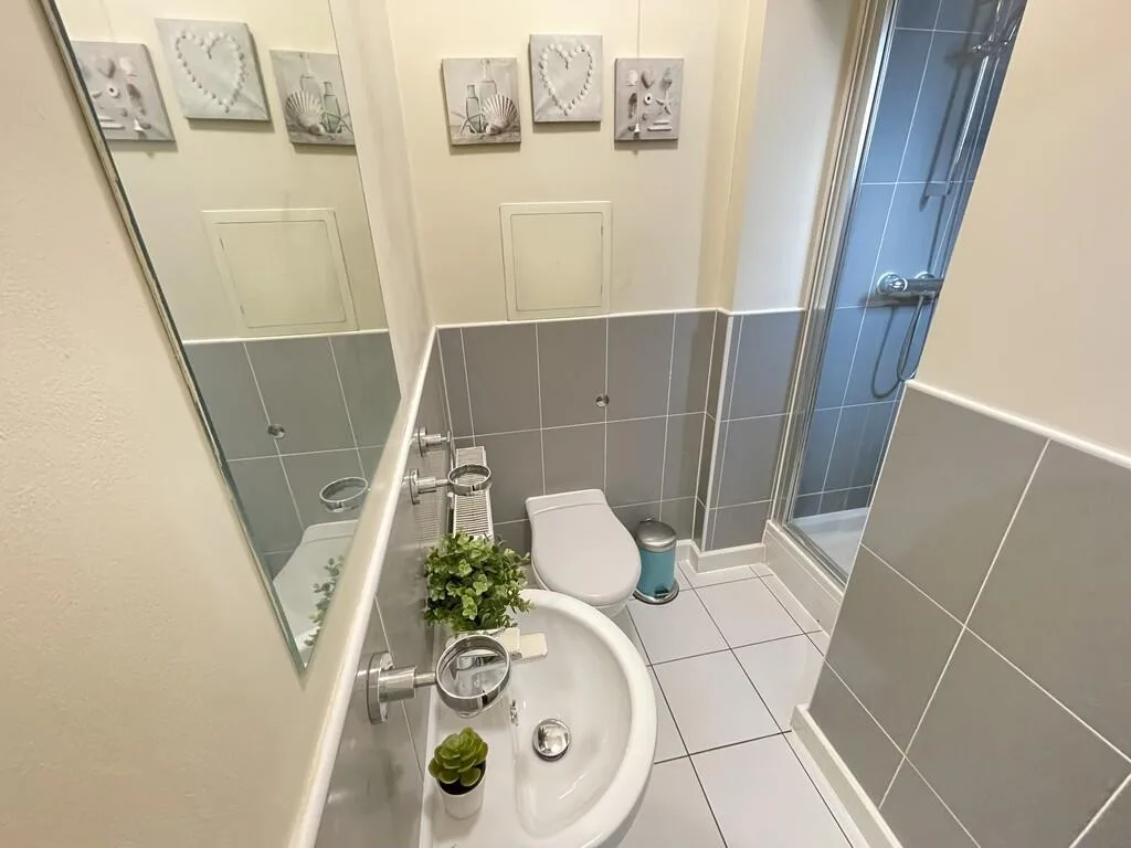 1 bedroom house share for rent
