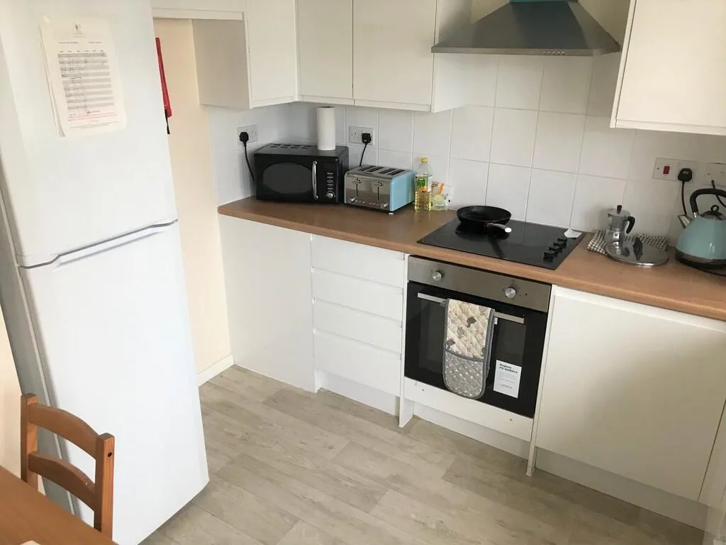 1 bedroom house share for rent