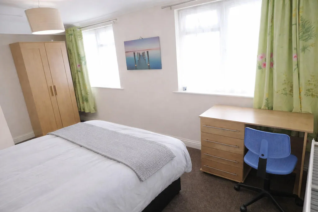 1 bedroom house share for rent