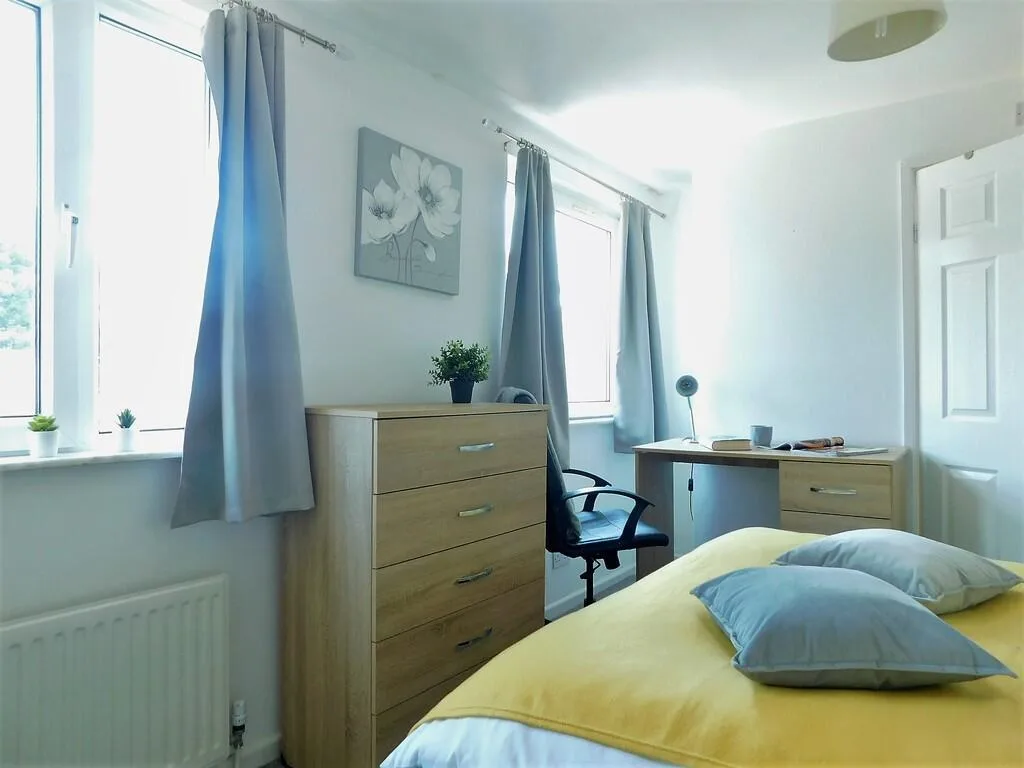 1 bedroom house share for rent