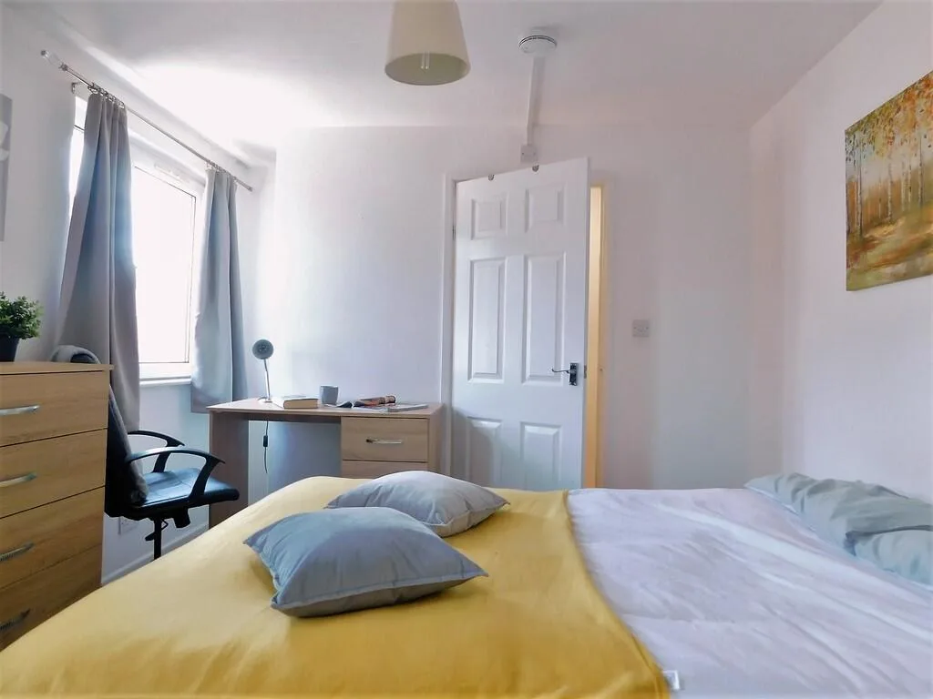 1 bedroom house share for rent
