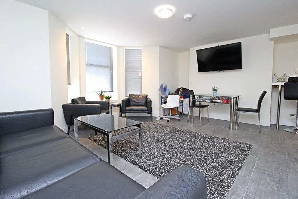 1 bedroom house share for rent