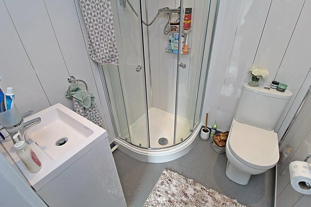 1 bedroom house share for rent