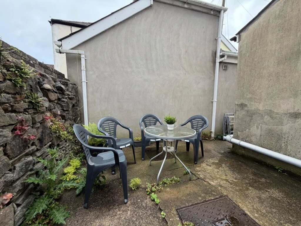 1 bedroom ground floor flat for rent