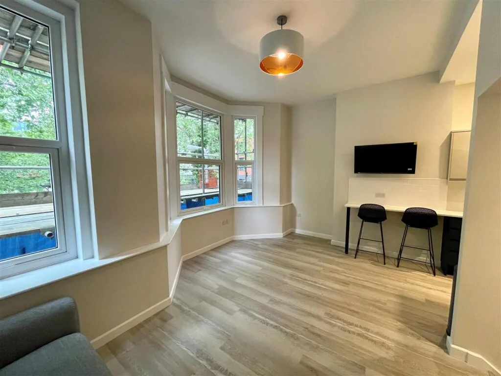 1 bedroom house for rent
