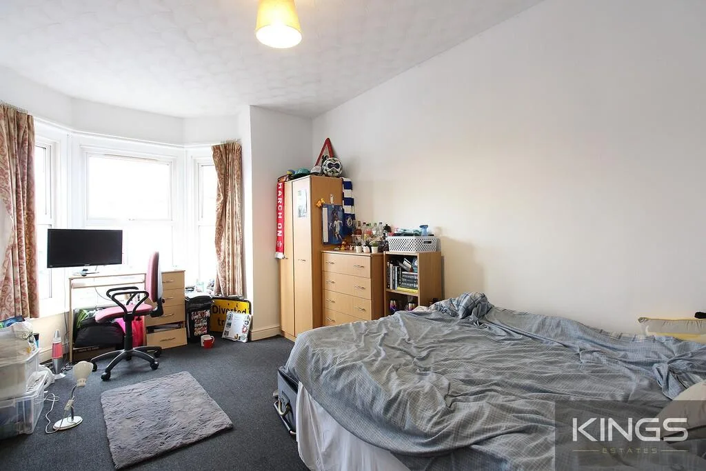 3 bedroom flat for rent