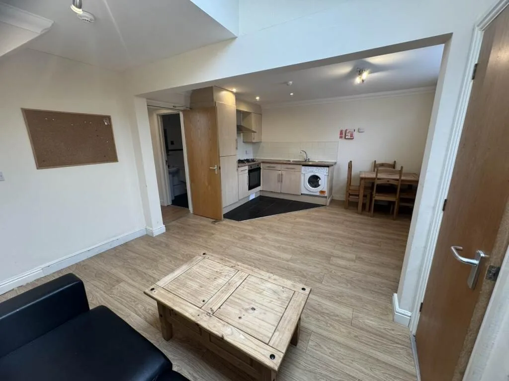 1 bedroom flat share for rent