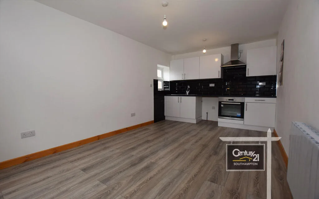 1 bedroom maisonette for rent