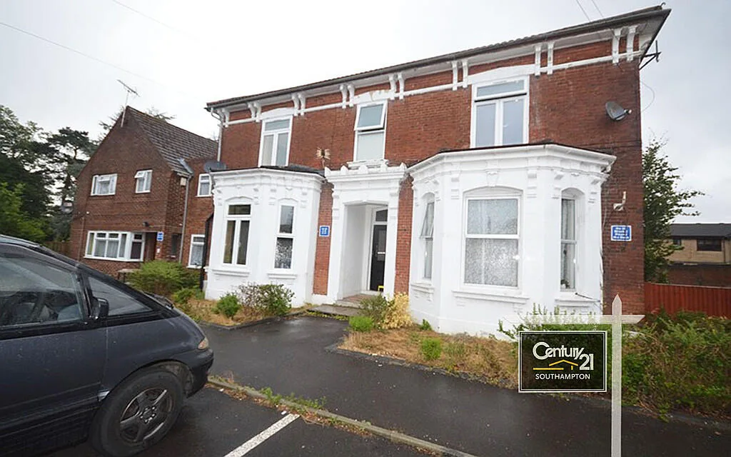 1 bedroom maisonette for rent