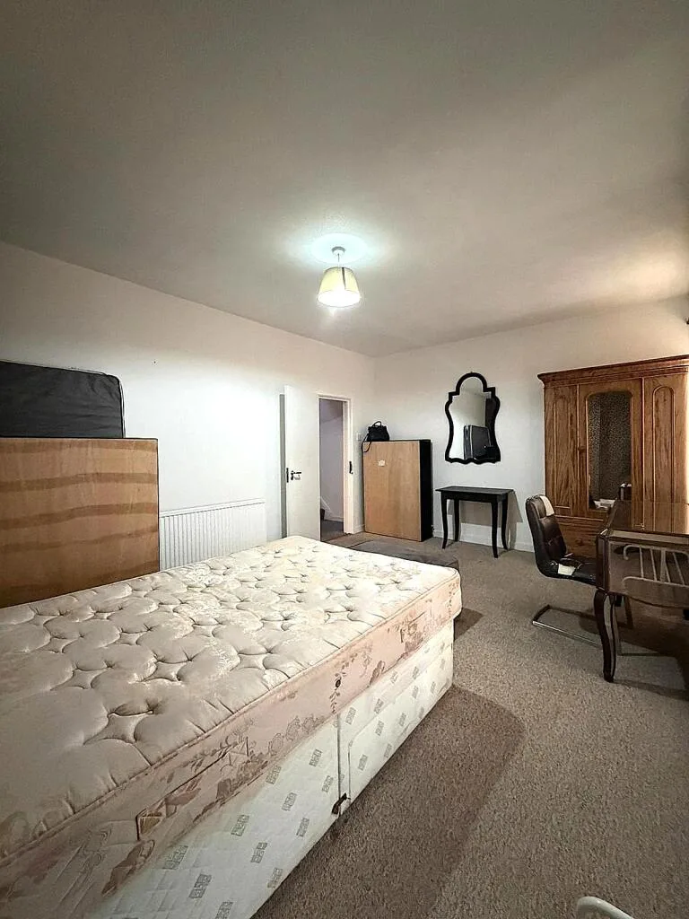 1 bedroom house share for rent