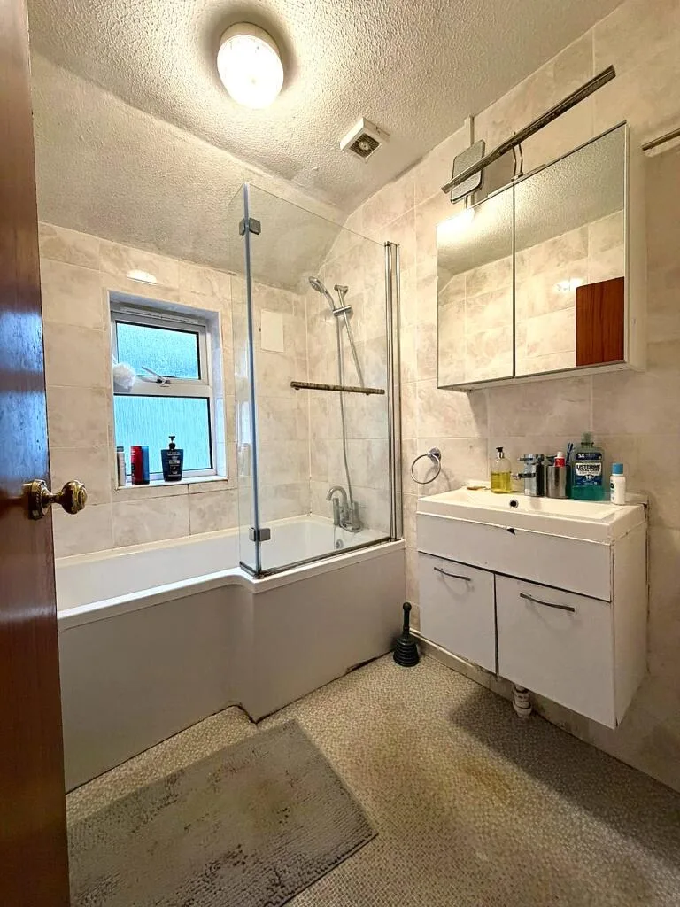 1 bedroom house share for rent