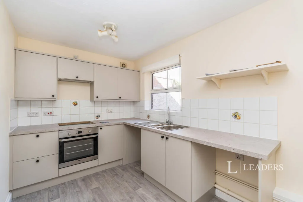 2 bedroom semi-detached house for rent