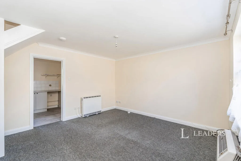 2 bedroom semi-detached house for rent