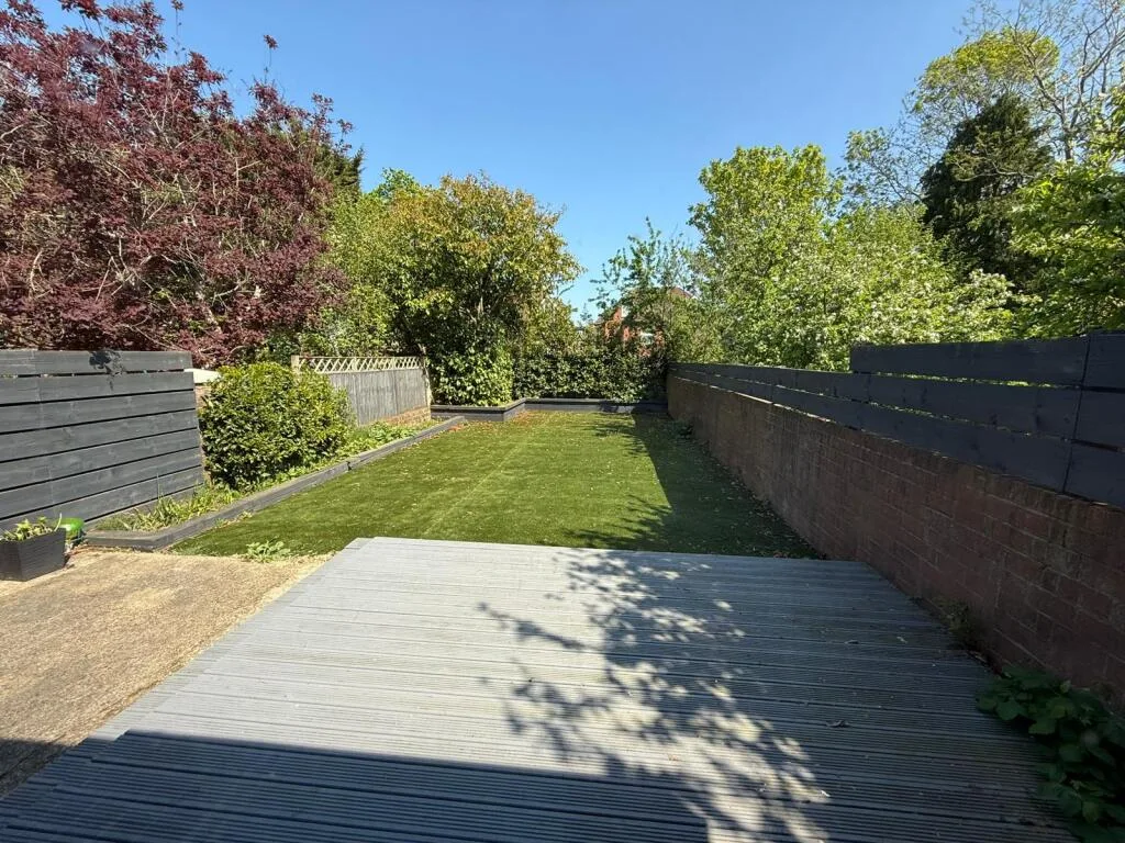 1 bedroom house share for rent