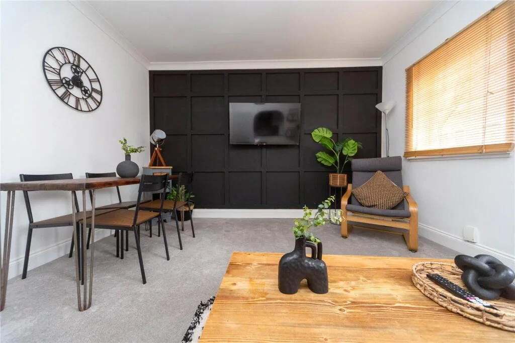 1 bedroom ground floor flat for rent