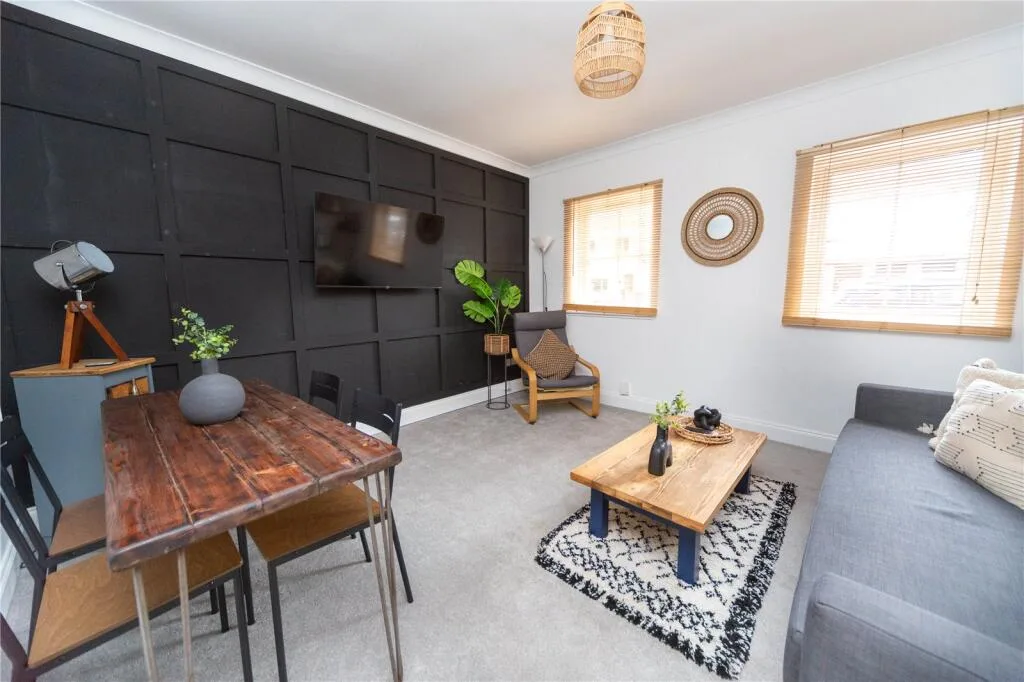 1 bedroom ground floor flat for rent