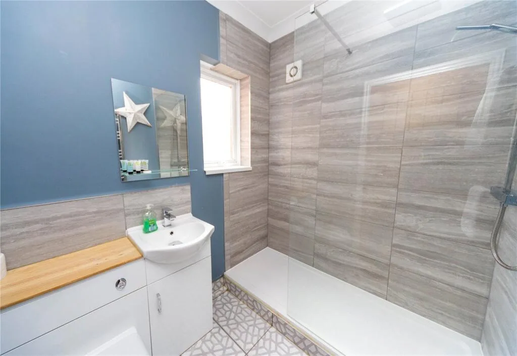 1 bedroom ground floor flat for rent