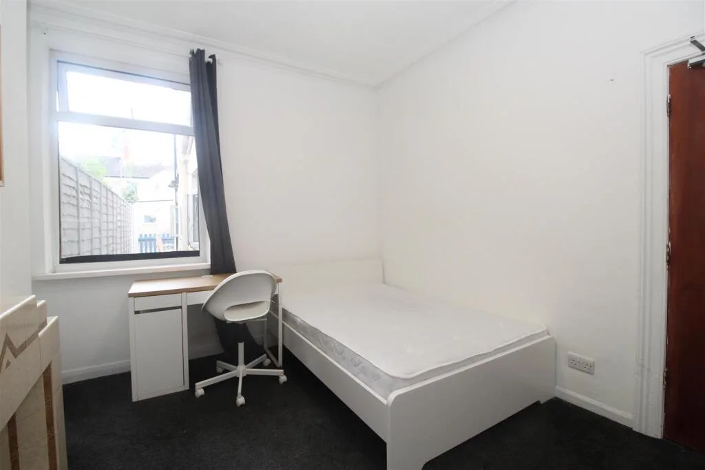 1 bedroom house for rent