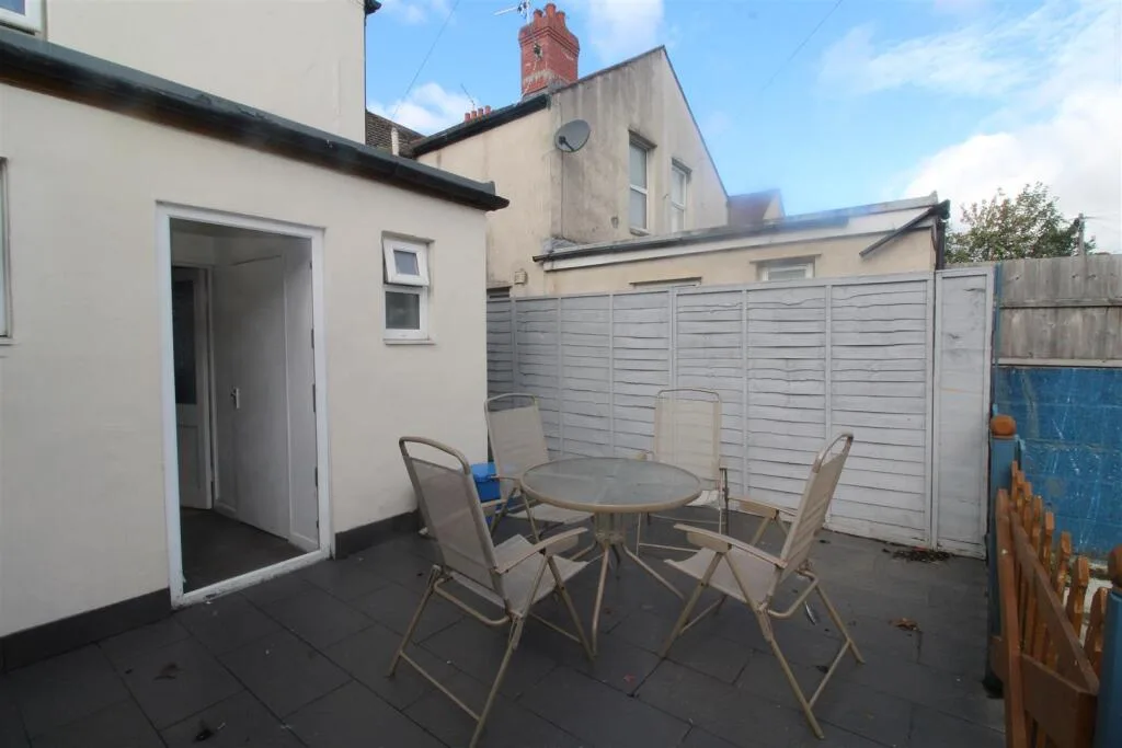 1 bedroom house for rent