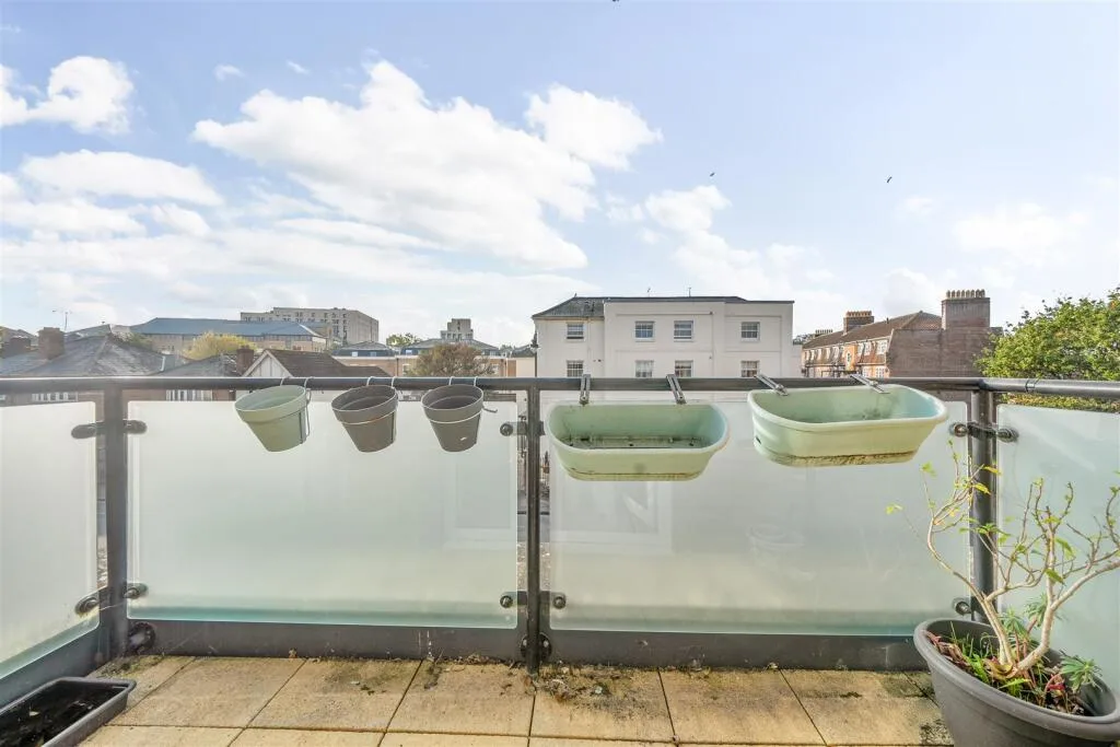 2 bedroom retirement property for rent