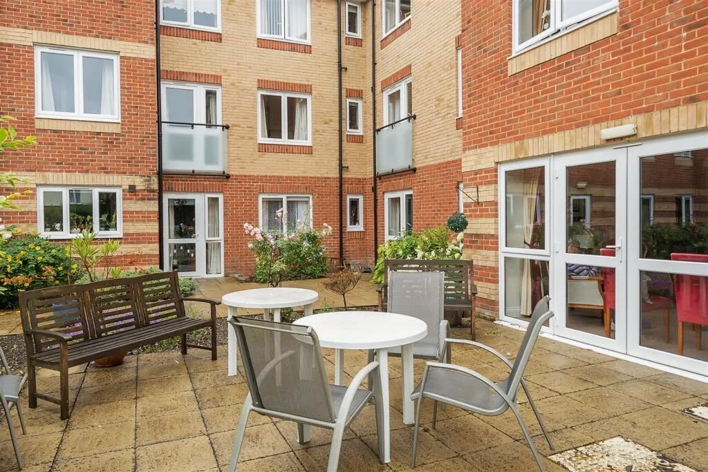2 bedroom retirement property for rent