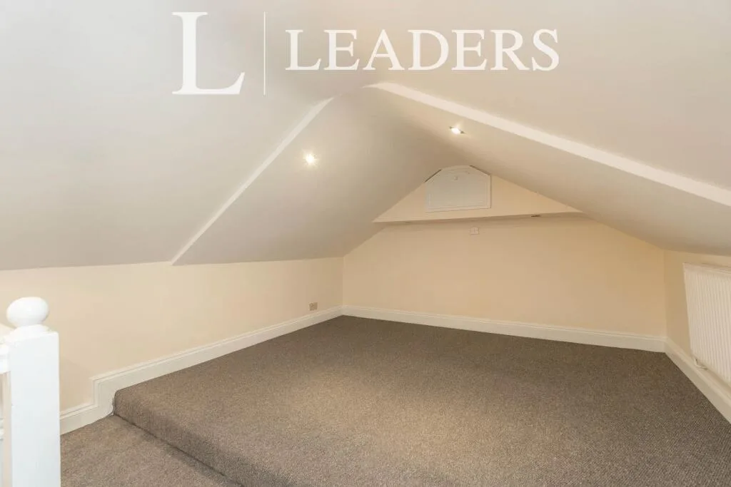 4 bedroom flat for rent