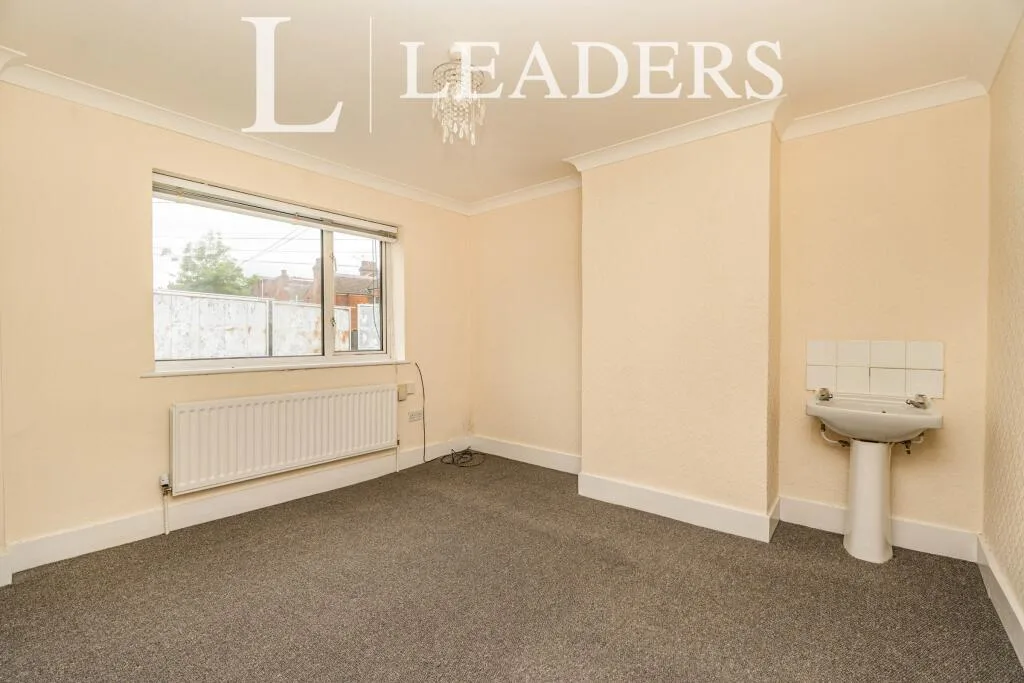 4 bedroom flat for rent