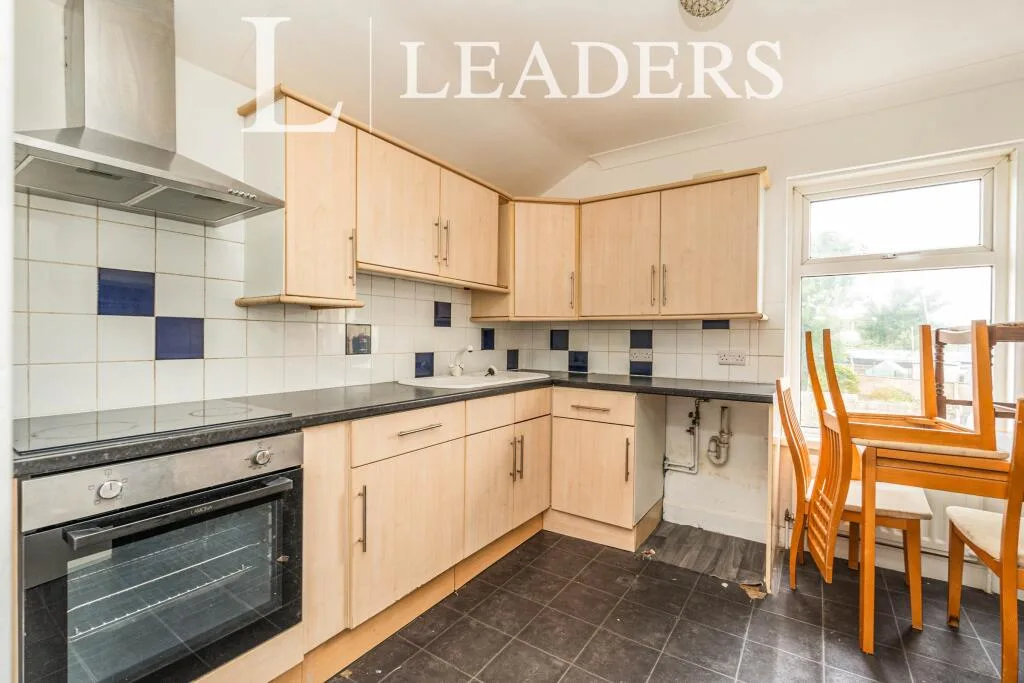 4 bedroom flat for rent