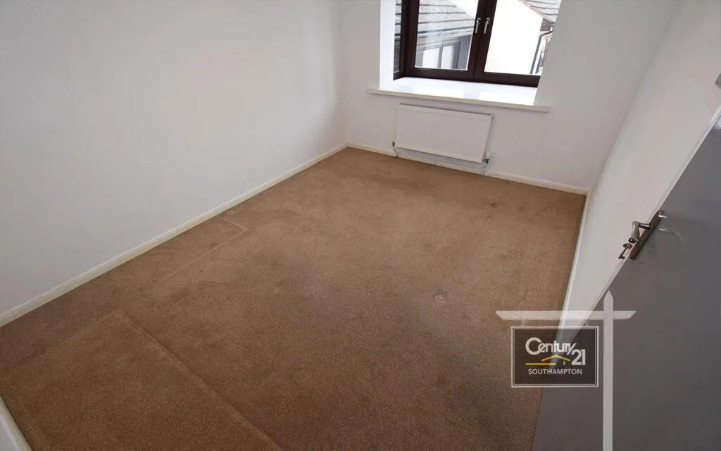 2 bedroom maisonette for rent