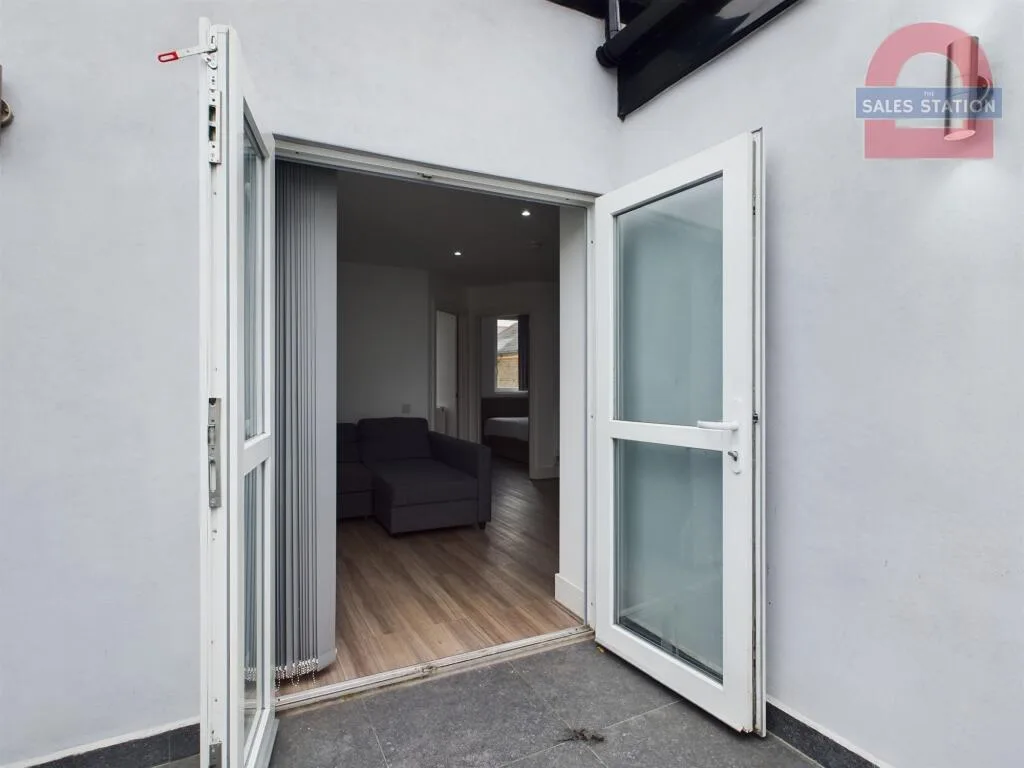 3 bedroom maisonette for rent