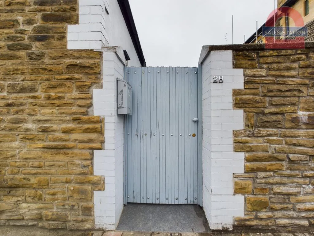 3 bedroom maisonette for rent