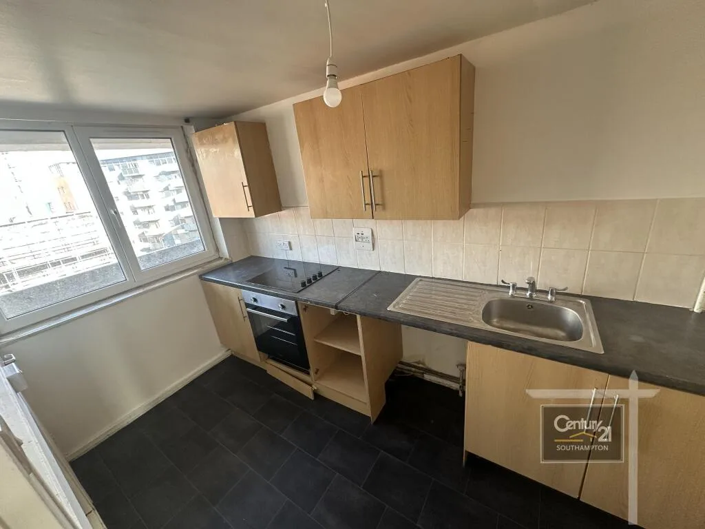3 bedroom maisonette for rent
