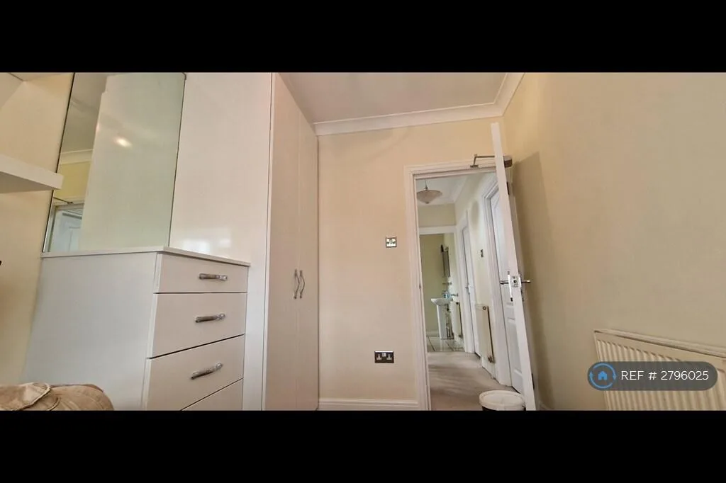 1 bedroom house share for rent
