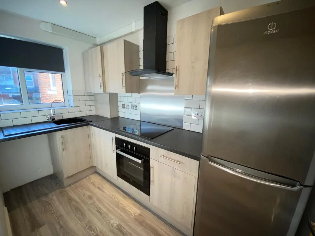 2 bedroom maisonette for rent