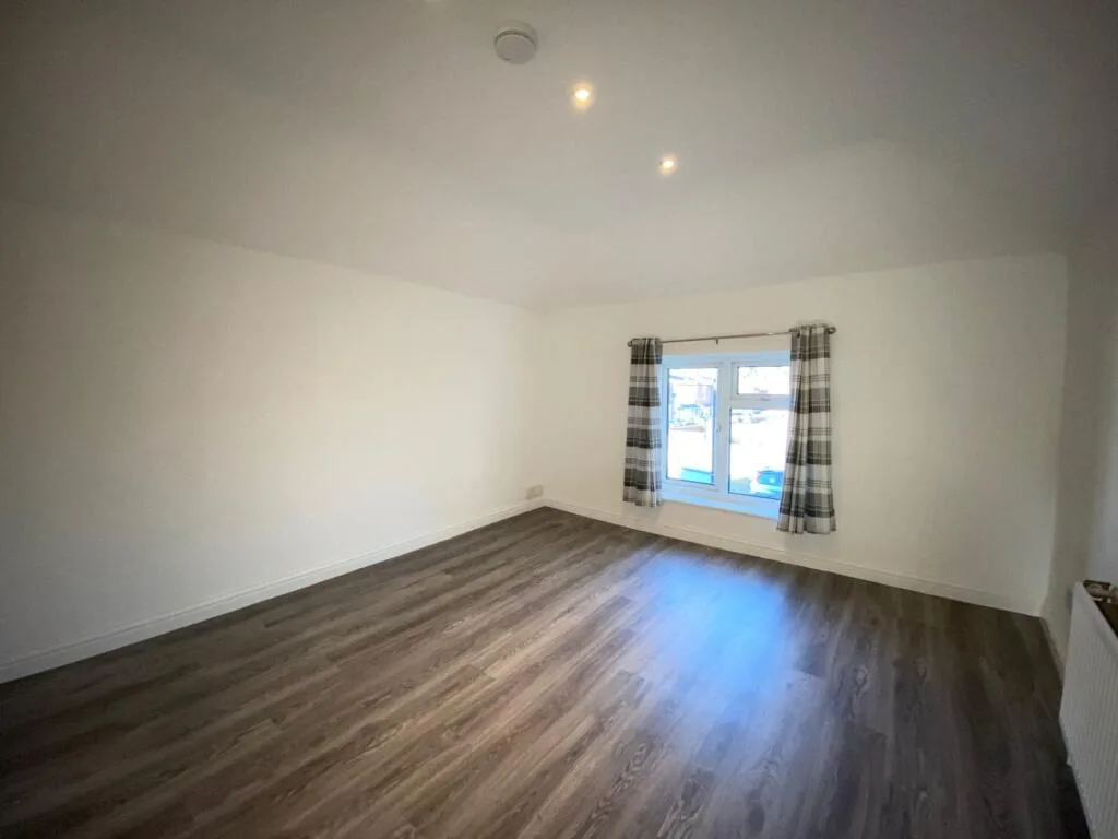 2 bedroom maisonette for rent