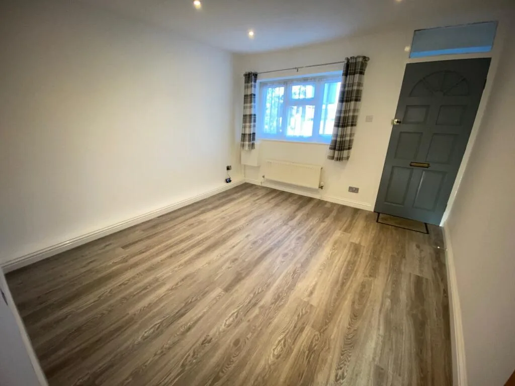 2 bedroom maisonette for rent