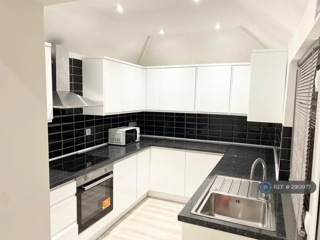 1 bedroom house share for rent