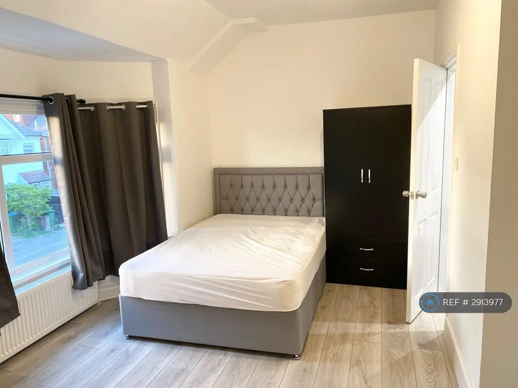 1 bedroom house share for rent