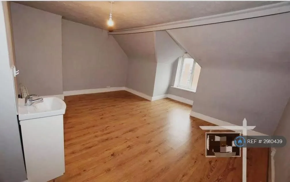 4 bedroom maisonette for rent