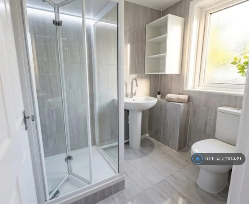4 bedroom maisonette for rent