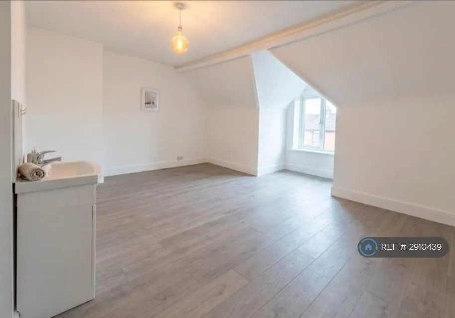 4 bedroom maisonette for rent